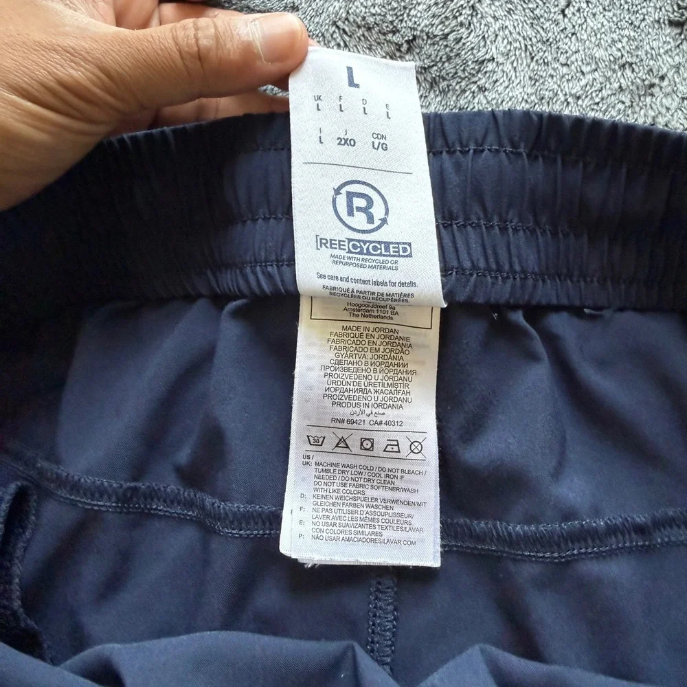 Reebok Mens Navy Blue Athletic Training Gym Shorts Large REECYCLED Drawstring